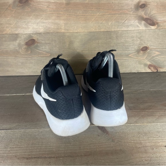 Nike tanjun Womens size 8.5 shoes black white athletic running sneakers - Picture 5 of 8